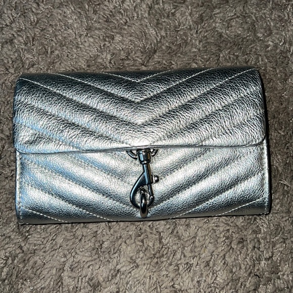 Rebecca Minkoff Handbags - Rebecca Minkoff crossbody clutch